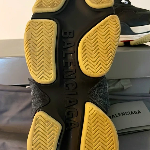 Balenciaga Triple S - Picture 4 of 6